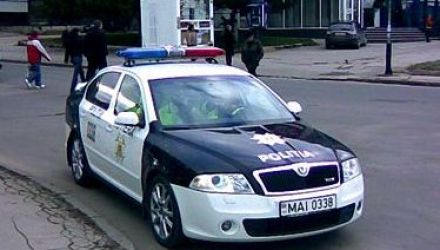 Un alt conducător auto, prins cherchelit la volan, s-a încurcat în declaraţii când a fost luat la întrebări de jurnalişti.
