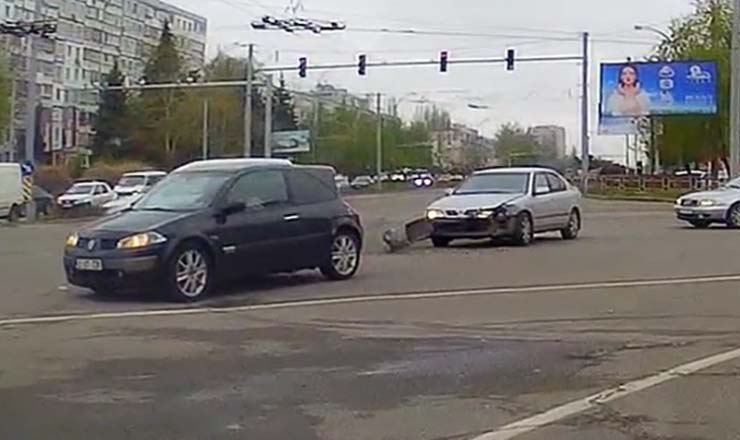 ДТП в столичном секторе Ботаника попало на видео.