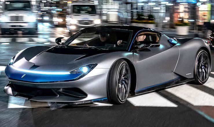 Итальянский электрический гиперкар Pininfarina Battista впервые показали в городе.