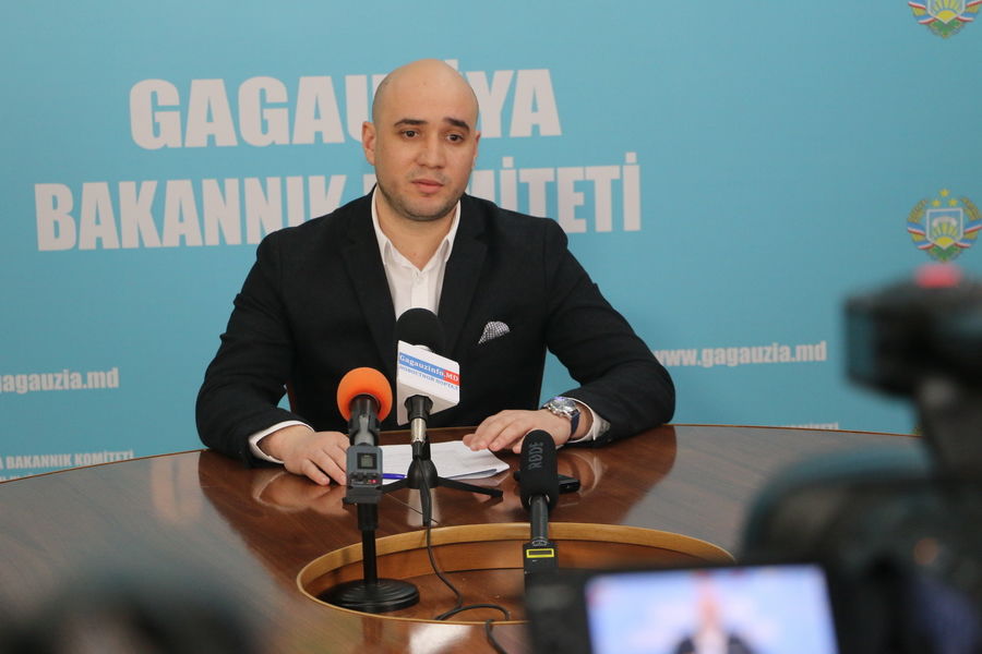 Начальник Главного управления внешних связей автономии Виталий Влах.
