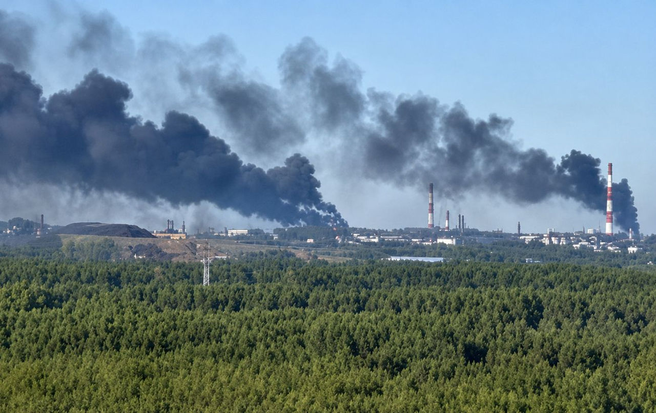 СМИ: В августе Украина атаковала российские НПЗ 21 раз.