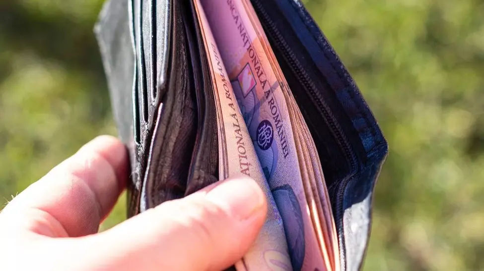 România rămâne lider în UE la inflație, cu o creștere a prețurilor de aproape 9% pe an.
