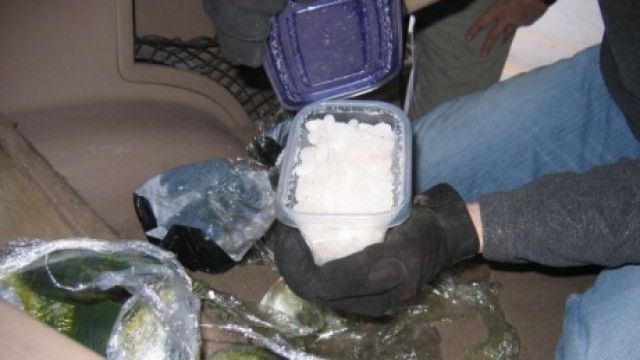 Tânăr reținut ca fiind suspect de trafic de droguri. Foto: publika.md