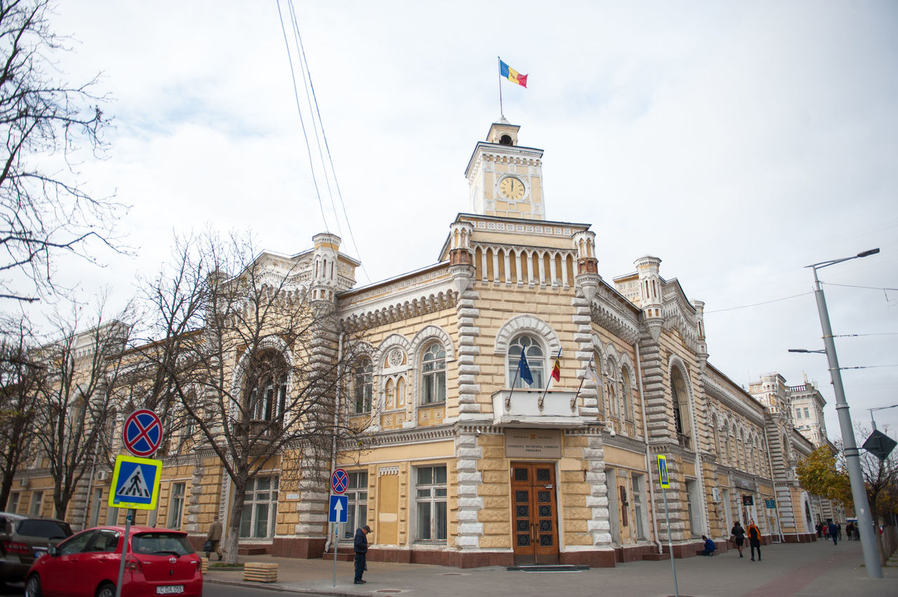 На заседании мунсовета разгорелся скандал из-за бонусов.