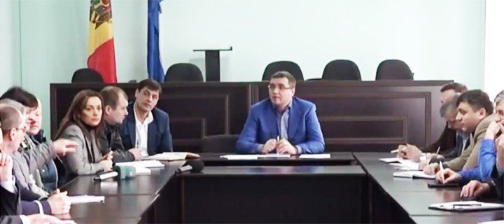 Усатый обсудил реконструкцию центрального рынка Бельц с предпринимателями.