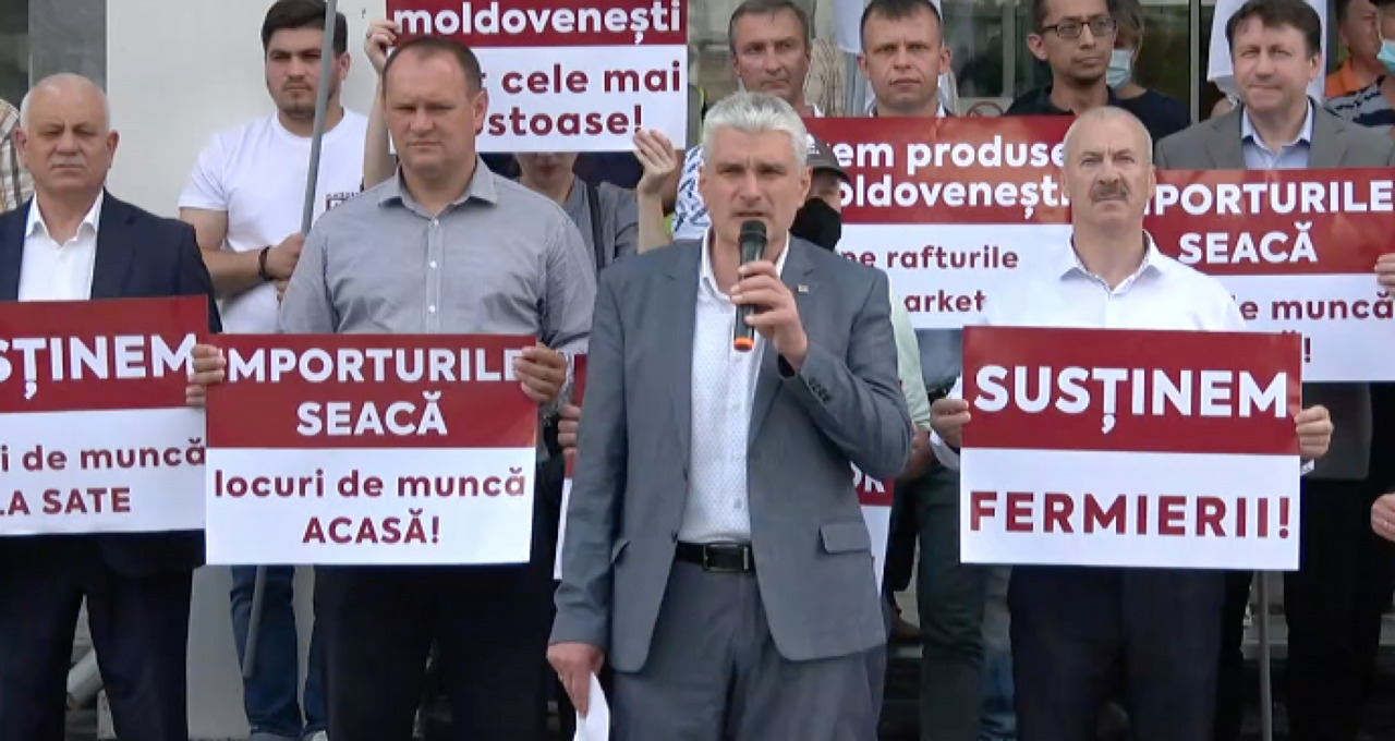 Платформа DA провела протест у Министерства сельского хозяйства.