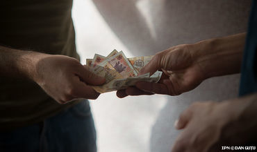 Наблюдатели зафиксировали 5 попыток подкупа избирателей.