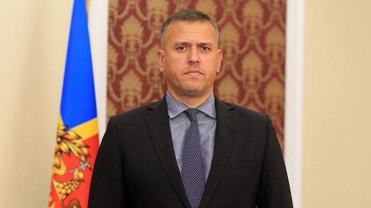Александру Пынзарь остается под домашним арестом.