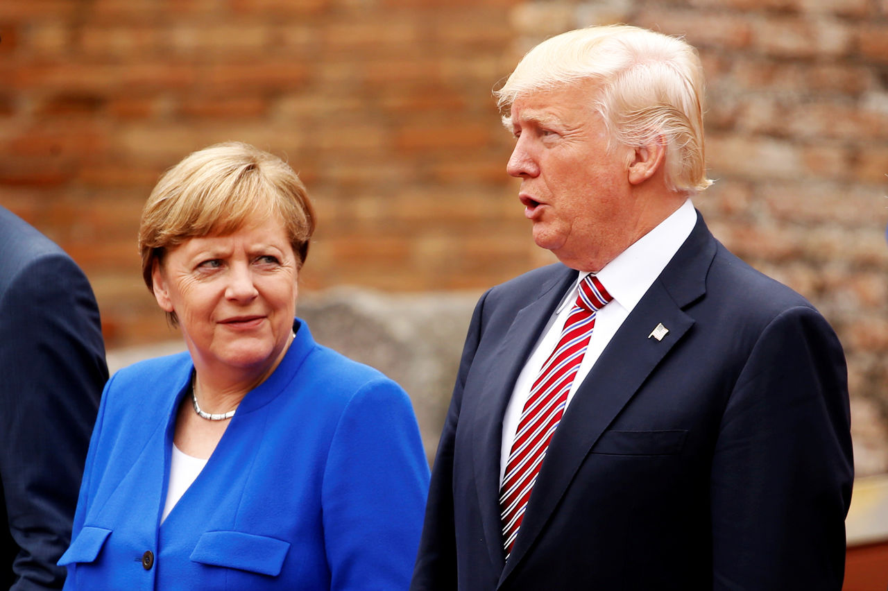 Angela Merkel este gata să îi declare un război economic lui Donald Trump.