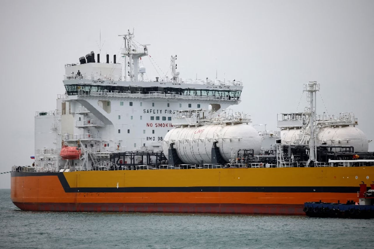 Marea Britanie a permis pe termen nelimitat importul de combustibil produs din petrol rusesc.
