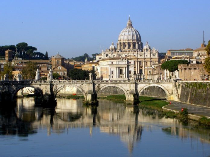 O universitate din Roma oferă burse de studii moldovenilor din Italia