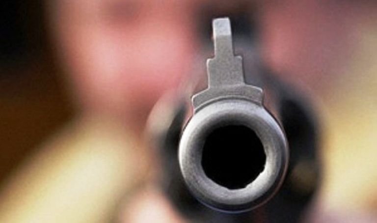 Выстрелами в воздух призывали к спокойствию в столице прошлой ночью. 