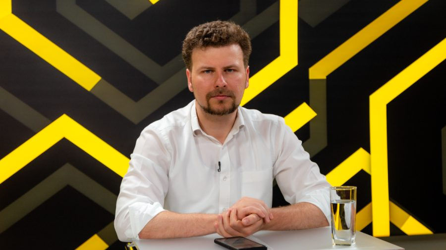 Perciun promite majorarea salariilor lectorilor și rețea extinsă de școli model.