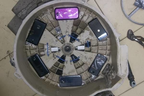 Заключённому пытались передать телефоны, спрятанные  в стиральной машине.