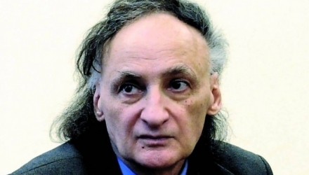 Astăzi, oficialii țării vor depune flori la bustul lui Grigore Vieru, pe Aleea Clasicilor din Grădina Publică Ștefan cel Mare.