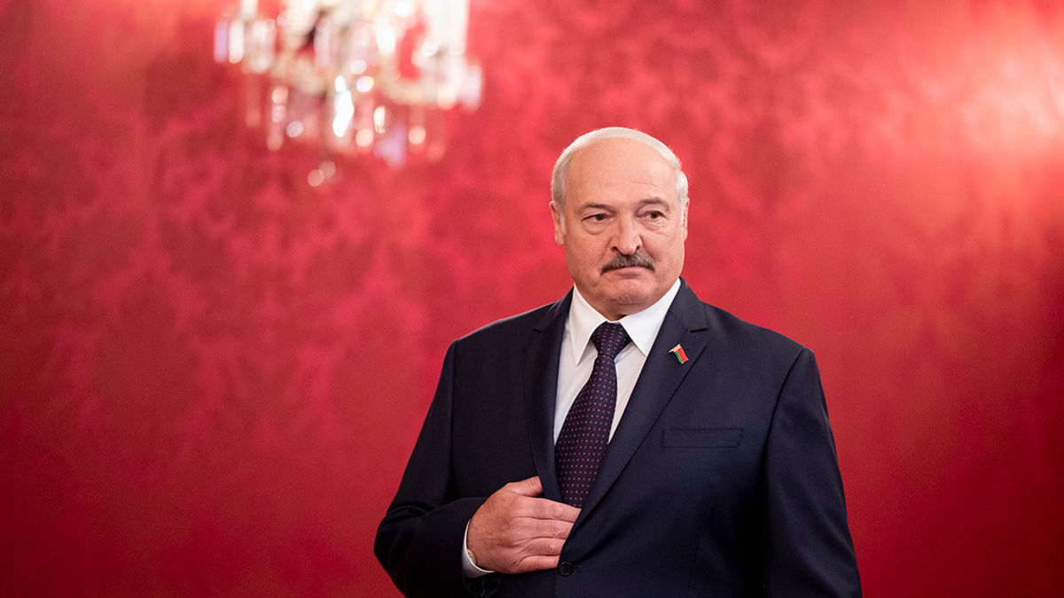 Лукашенко назвал ситуацию с COVID-19 в Белоруссии контролируемой.