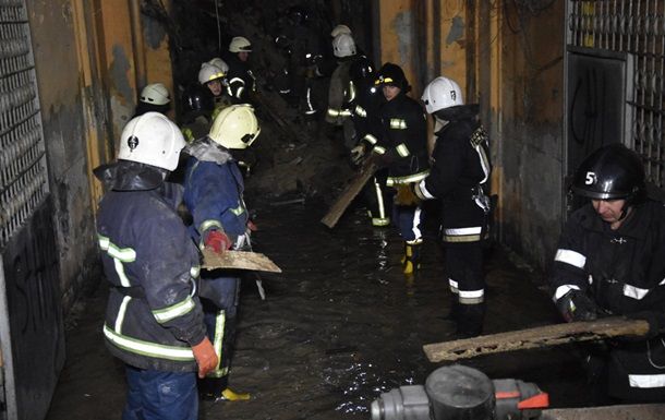 Появилось видео начала пожара в колледже Одессы.