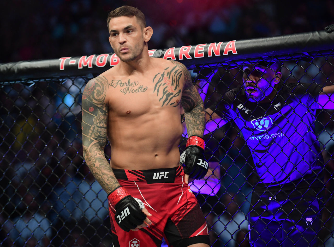 Порье одержал победу над Чендлером удушающим приемом на турнире UFC 281.