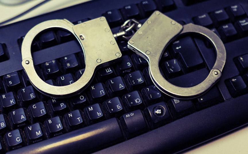 Cel mai căutat hacker ucrainean a fost prins și încarcerat la Kiev. Foto: Pagina de Rusia