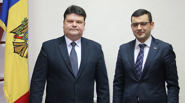 Обсуждалась и тема обмена опытом по разработке стандартов и технических норм в области дорог.