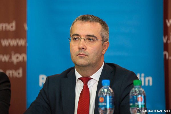 Депутат Демократической партии Серджиу Сырбу.