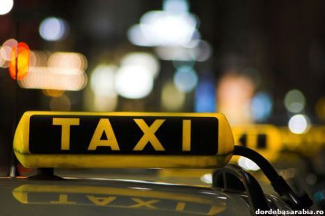 Deocamdată firmele de taxi din capitală nu au afişat noile tarife, însă taximetriştii cer scumpirea călătoriei cu cel puţin cinci lei.