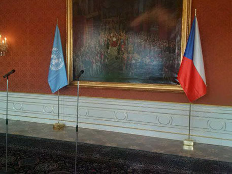 Поводом для встречи стала инициатива Земана.