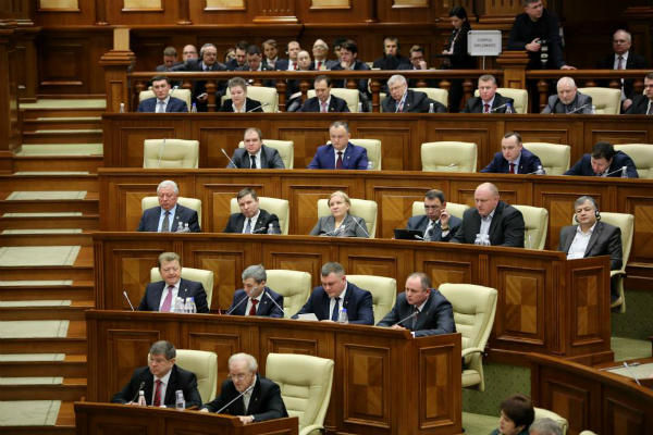 Решение о проведении парламентских слушаний по этому поводу было принято сегодня.