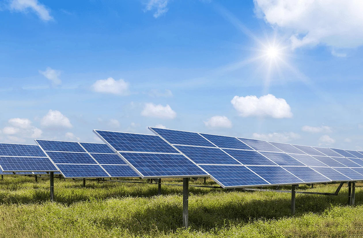 Un parc fotovoltaic pentru necesitățile aeroportului, pus în funcțiune la periferia Chișinăului.
