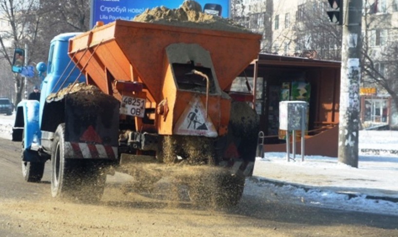 Мэрия Кишинева планирует отказаться от посыпки столичных дорог песком. 