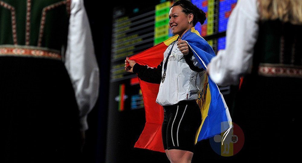 Бронзовый призер чемпионата Европы 2016 года, молдавская тяжелоатлетка Наталья Прищепа.