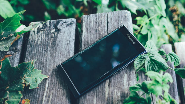 Доход BlackBerry превзошел ожидания на фоне спроса на кибербезопасность.
