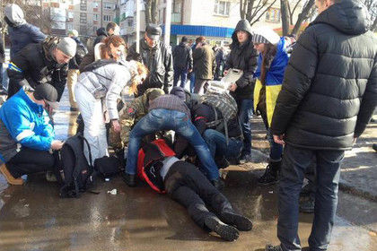 В Twitter Евромайдана сообщают о гибели милиционера и один из лидеров харьковского подразделения организации.