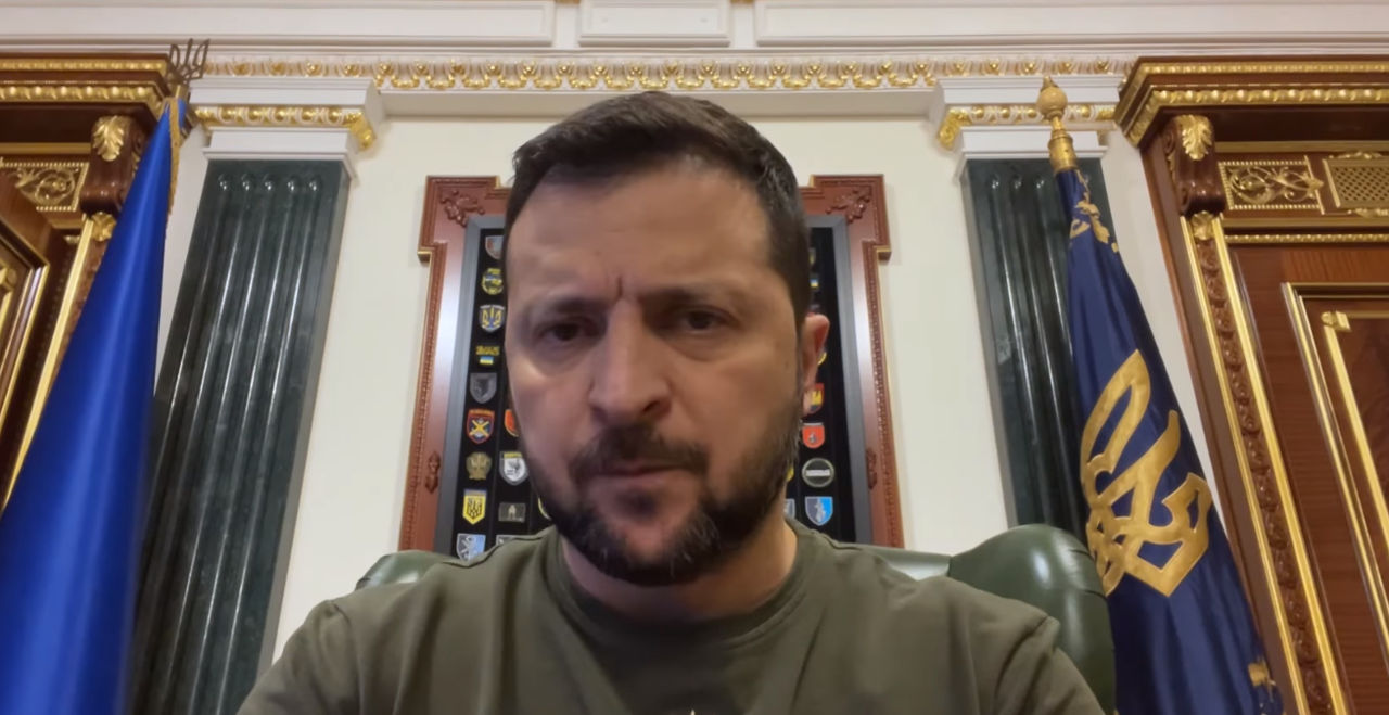 Зеленский: Попытки наступления российских войск под Угледаром успешно отбиты.