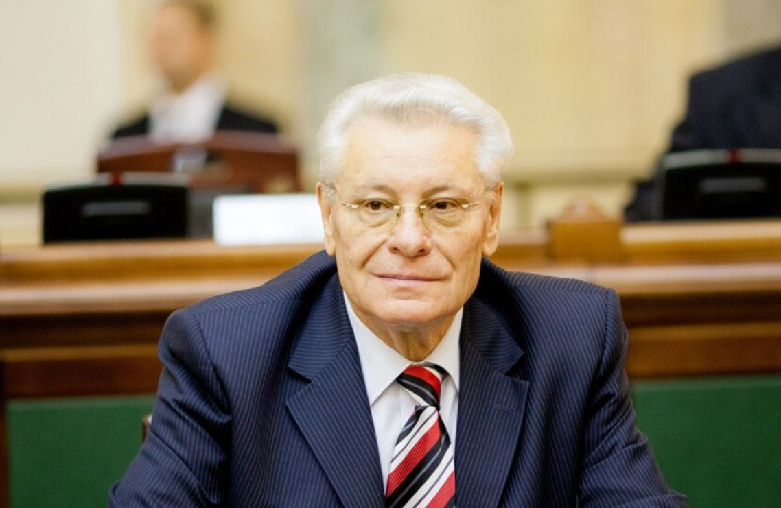 Lucinschi: În Moldova ar trebui introduse cerințe pentru candidații la funcția de deputat.