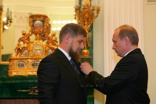 Liderul prorus al Ceceniei, Ramzan Kadirov, s-a declarat dispus sa isi dea viata pentru Rusia si pentru presedintele Vladimir Putin, potrivit site-ului agentiei TASS.