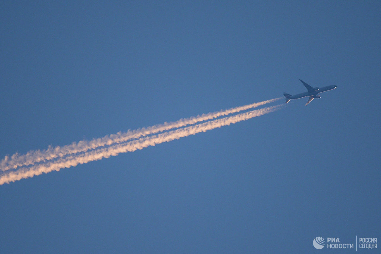 Пассажирский Boeing-747 вернулся в Москву из-за проблем с двигателем.