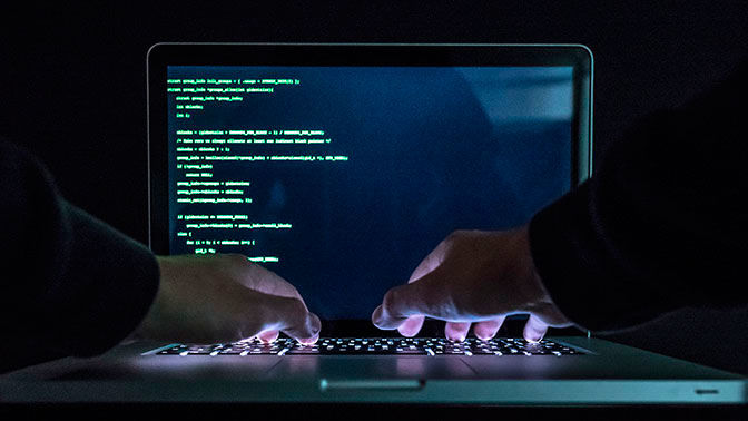 Уязвимость связана с особенностями проверки файлов в macOS.