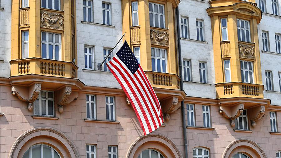 США призвали своих граждан незамедлительно покинуть Россию.