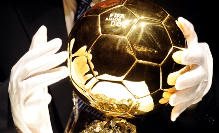 Majoritatea specialiştilor consideră că Messi este marele favorit pentru a obţine Balonul de Aur şi în 2012