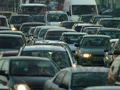 Chiar şi aşa, autorităţile anunţă că urmează a fi suspendat traficul rutier pe str. Valea Dicescu şi str. Vasile Alecsandri.