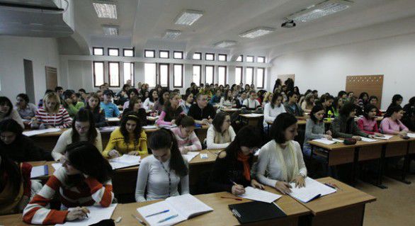 Tinerii din China care copiază la examenul de admitere în facultăți ar putea să fie condamnați la închisoare.