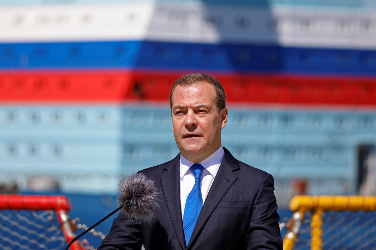 Медведев: В Европе «просто не будет» газа из России в случае введения потолка цен.