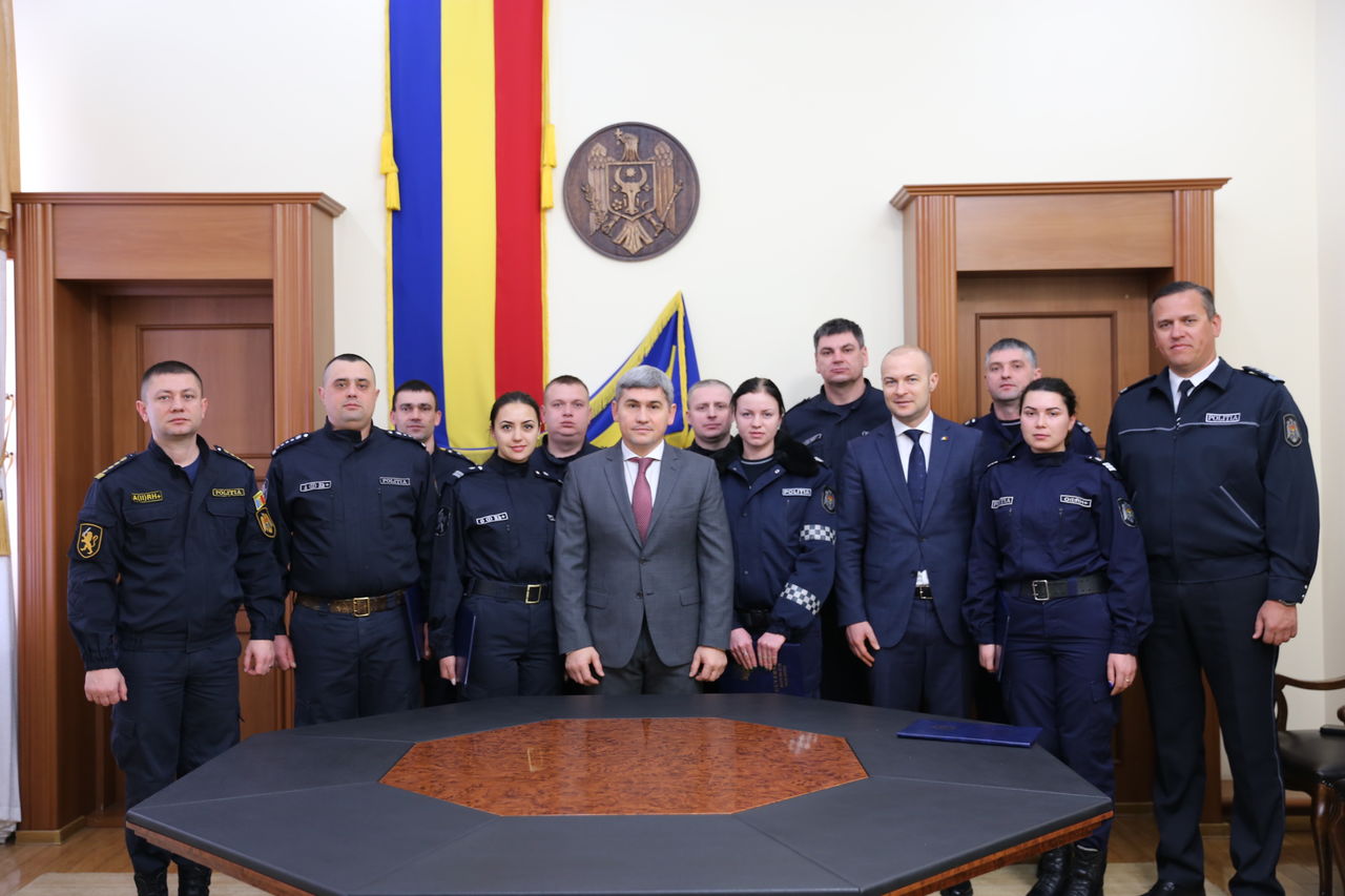 Diplome angajaților INP pentru asigurarea ordinii la Târgul de Crăciun