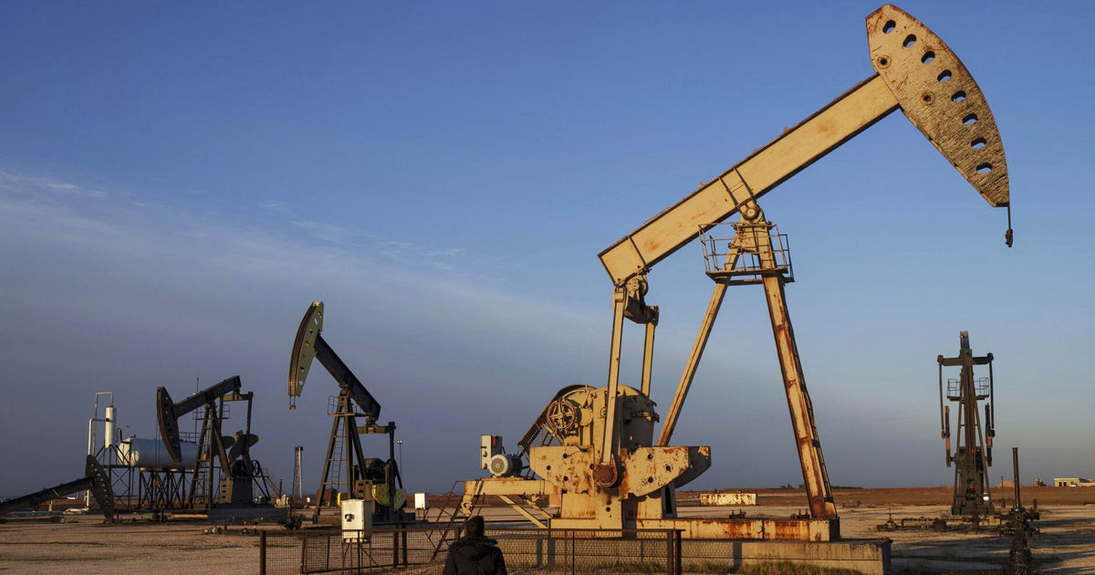 AIE solicită reducerea urgentă a cererii de petrol, încurajarea muncii de la distanță și limitarea zborurilor.