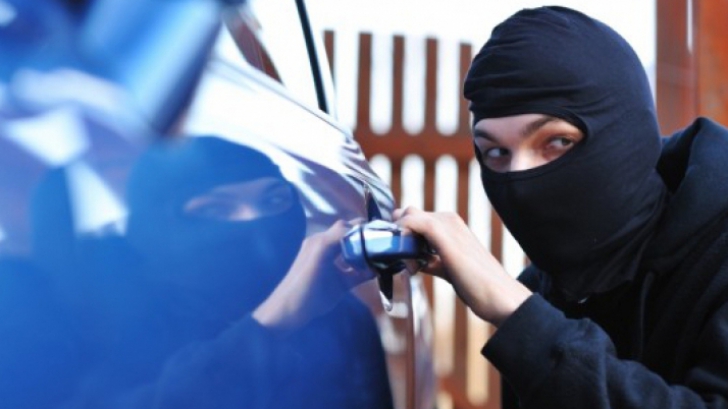 În ultimii ani, Cadillac Escalade SUV, maşină condusă mai mult de rapperii şi gangasterii americani, este preferată de hoţii din Statele Unite