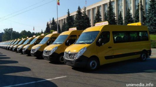 Guvernul României a oferit 96 de autobuze şcolare Republicii Moldova. 