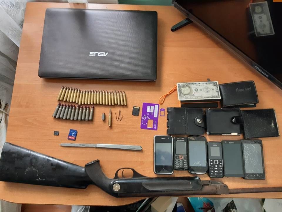 Полицейские обнаружили у жителя Ставчен оружие и боеприпасы.