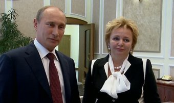 În luna iunie, Putin și soția sa, Ludmila Putin, au declarat că divorțează după aproape 30 de ani de căsătorie.