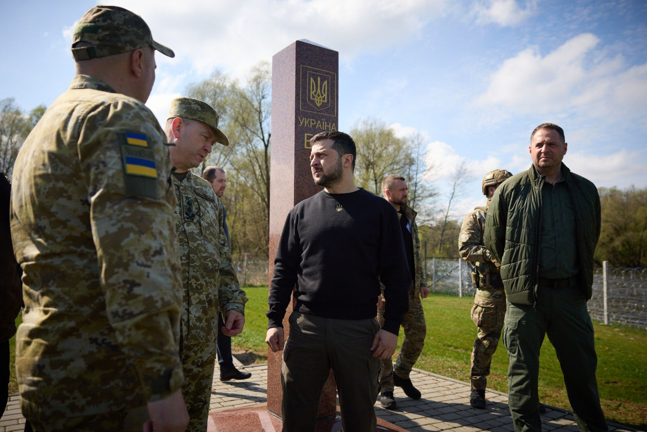 Зеленский побывал на границе с Беларусью.